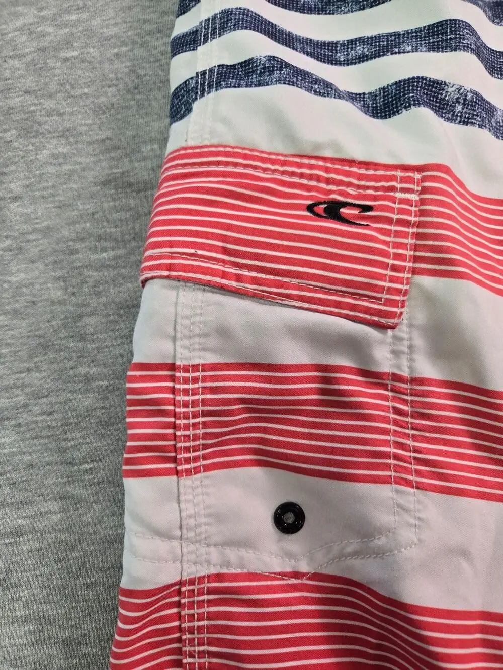 O'Neill Shorts Mens 33 Red White Blue Striped Board Swim Trunks Drawstring